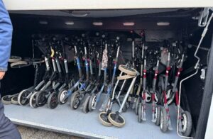 bagageruim van bus vol met rollators